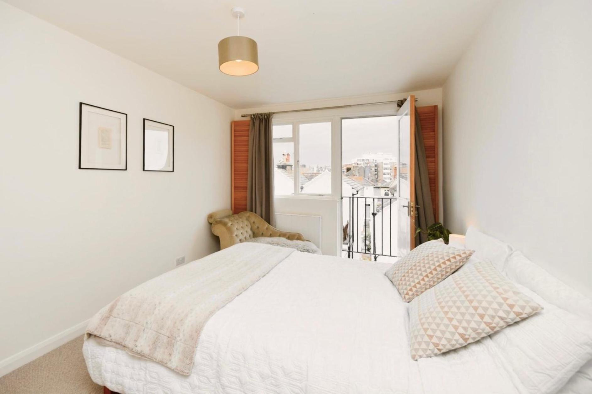 Sunny Seaside Sanctuary - Two Bedroom Apartment Okręg wyborczy Hove Zewnętrze zdjęcie